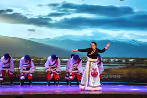 学校举办铸牢中华民族共同体意识联谊晚会